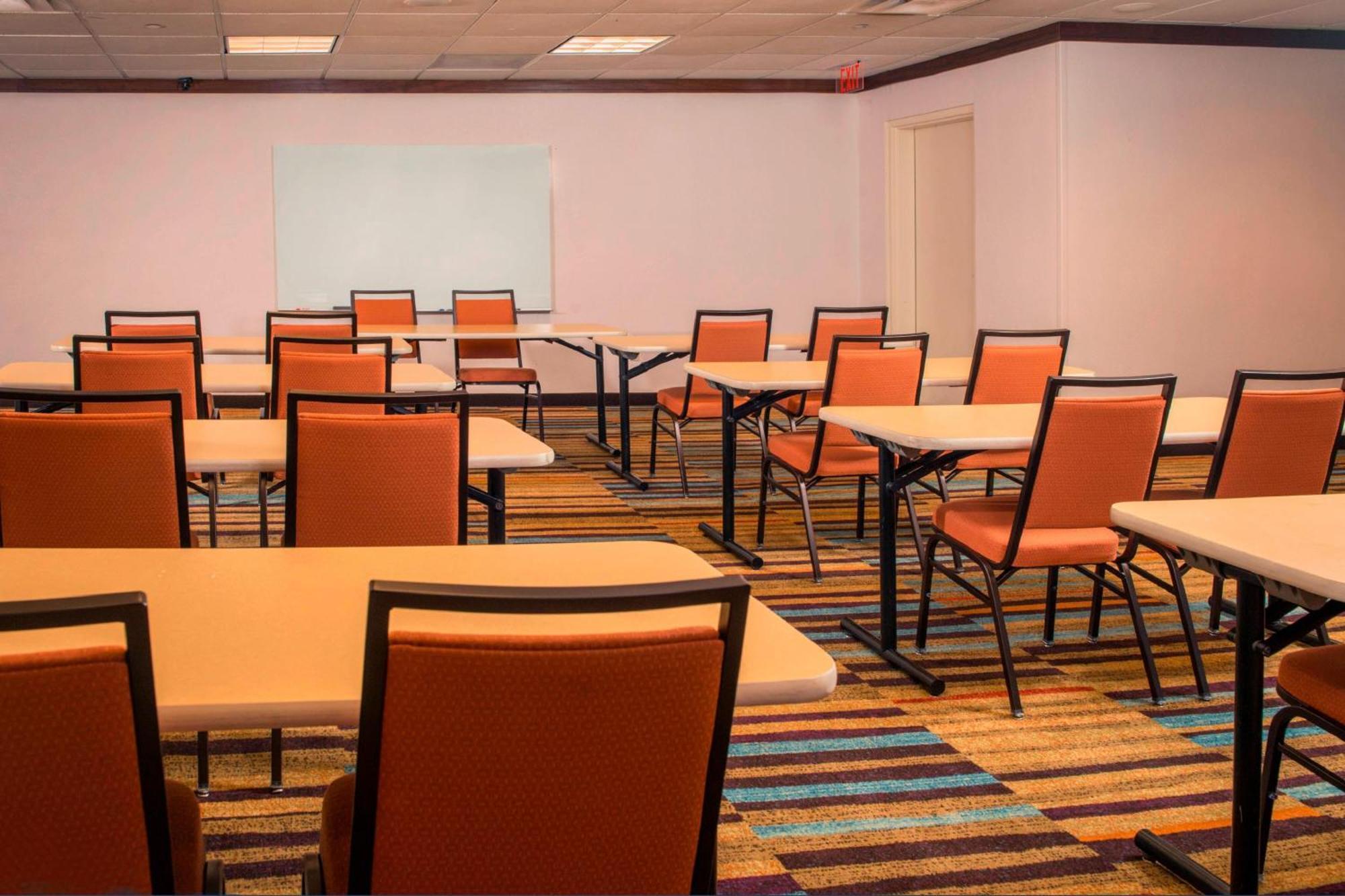 Fairfield Inn & Suites By Marriott Γουίλιαμσμπεργκ Επιχειρήσεις φωτογραφία
